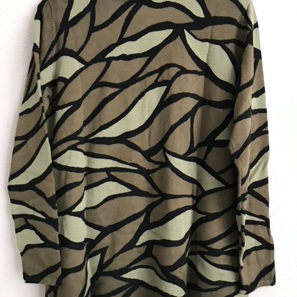 Belle by Kim Gravel Modern Safari Printed Tunic Sweater - Loden (Sz S) a520320 - Picture 3 of 3